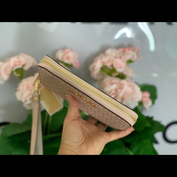 NWT Michael Kors Jet Set Travel Wristlet - Picture 5 of 6